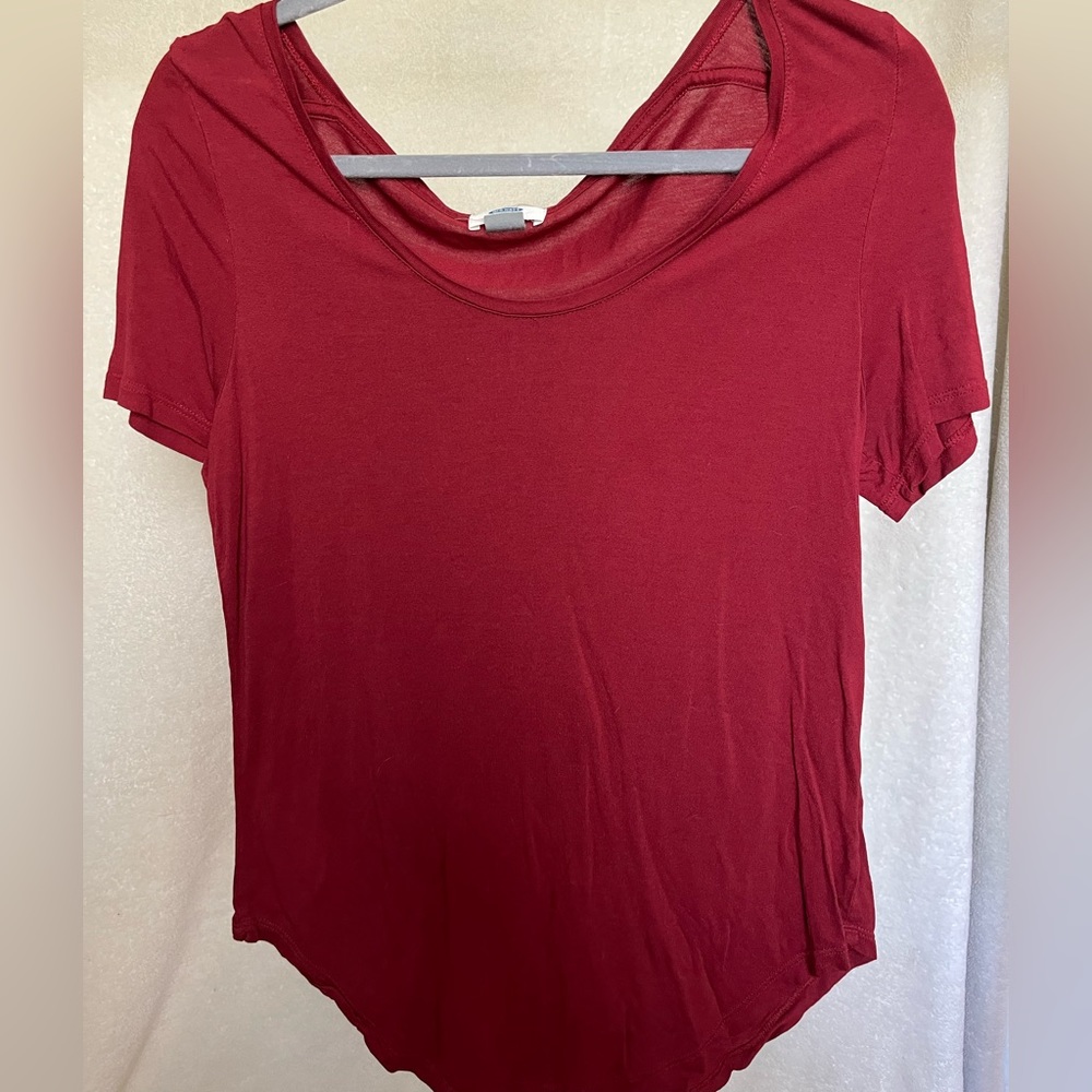 Old Navy Medium Scoop Neck Shirt